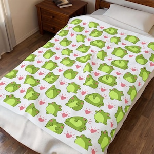 Cute Green Frog Pattern Velveteen Plush Blanket | Kawaii Frogs, Hearts