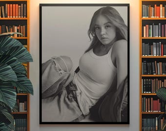 Aesthetic Sydney Sweeney Poster | Iconic Celebrity Wall Decor | Bold Modern Fashion Aesthetic Print | Room Decor Fan Gift Art