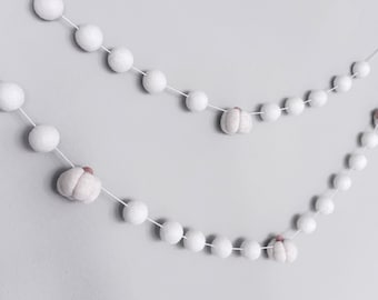 Cream and White Pumpkin Garland/ Custom Neutral Fall Decor/ Halloween Felt Ball Garland/ Minimalist Autumn Mantel Decor/ Newborn Photo Shoot