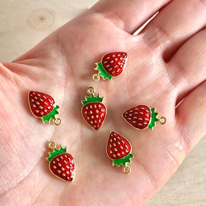 Strawberry Charms/ 5 Pcs/ Fruit Enamel Charms/ Fruit Jewelry/ Red Strawberry Pendant/ Jewelry Making Supplies