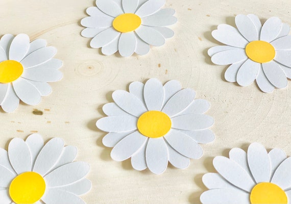 Daisy Confetti/ 50 Pieces/ White Daisies/ Spring Daisy Decor