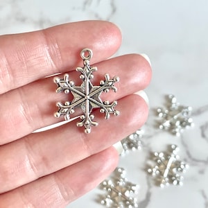 4 Snowflake Charms/ Christmas Pendant/ Silver Snowflake Jewelry/ Winter/ Jewelry Making Supplies
