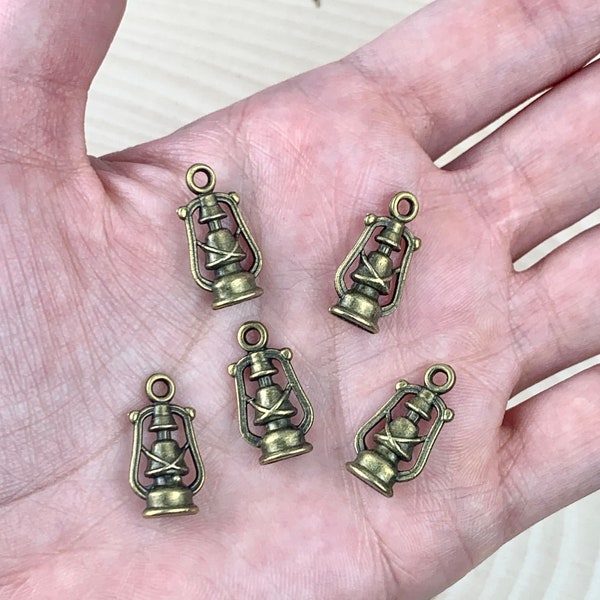 4 Bronze Lantern Charms/ Oil Lantern Pendant/ Nautical Jewelry/ Camping Light/ Lantern/ Jewelry Making Supplies