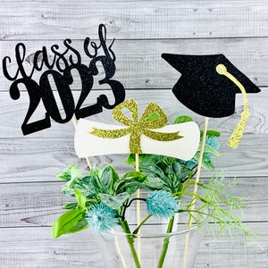 Centros de mesa de graduación 2025/Decoración de fiesta con nombre personalizado/Birrete de graduación/Diploma/Clase de 2025/Recortes/Decoración de fiesta de graduación/3 piezas
