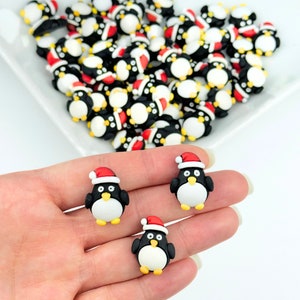 4 Cabujones de pingüino de Navidad / Amuletos de pingüino de Santa / Adorno de pingüino lindo / Cabujones de invierno / Pingüino navideño / Suministros para hacer joyas