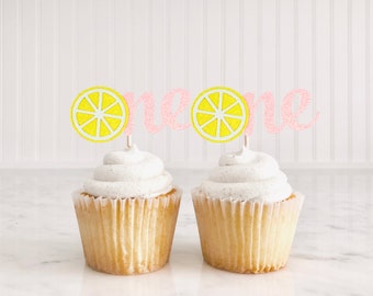 Lemon One Cupcake Toppers/ Pequeña decoración de cumpleaños de limón/ Fiesta de cumpleaños de limón/ Limonada rosa/ Uno en un cumpleaños de limón/ Fiesta de limonada