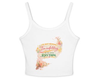 Regata "Estou me revelando no meu próprio ritmo" | Frase inspiradora floral