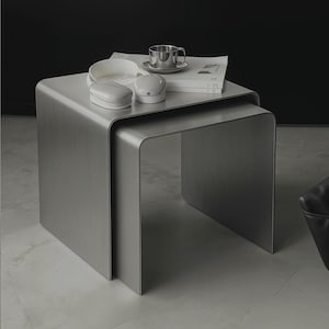 Bijzettafel van geborsteld roestvrij staal, minimalistische stapelbare tafels, per stuk of als set van 2.