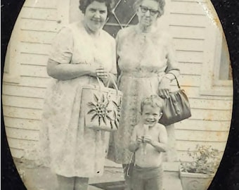 VTG 60s Compact Pocket Mirror Celluloid Black White Family Photo Oval Novelty