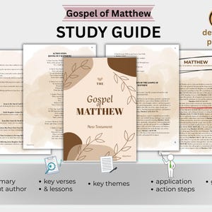Op de afbeelding: Een studiehandleiding voor het evangelie van Mattheüs, met een centrale boekomslag en een bloemmotief. De gids bevat gedetailleerde pagina's, sleutelverzen, thema's en actiestappen. De tekst luidt "STUDY GUIDE" en "New Testament".