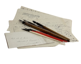 A selection of vintage dip pens, writing, mapping, calligraphy pens.