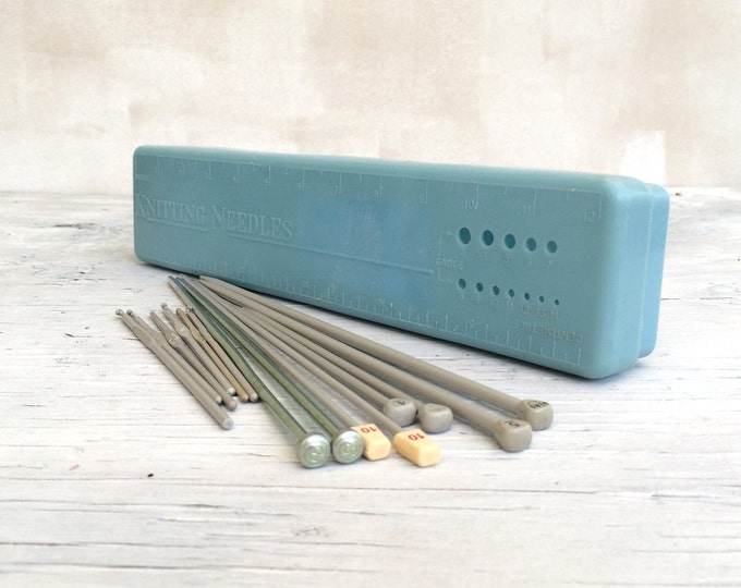 Vintage Knitting Needles Box With 4 Pairs of Knitting Needles Etsy