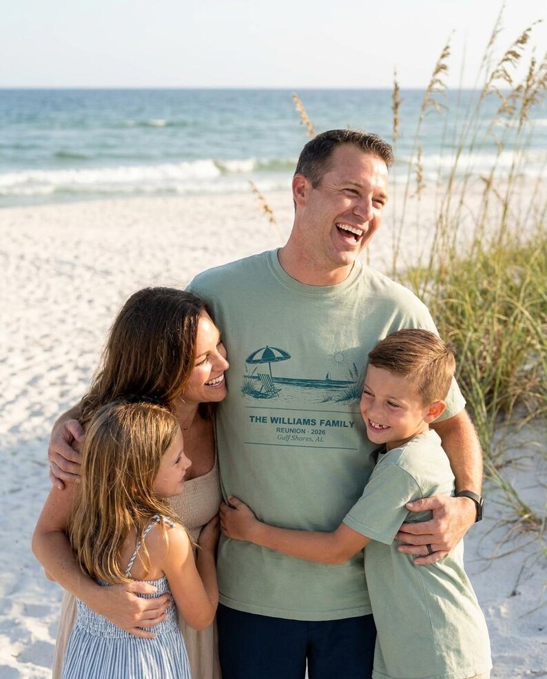 Personalized Beach Family Reunion Shirt, Custom Name Group Vacation Tee, Matching Coastal Reunion Outfit, 2026 Family Gathering Gift 画像 1