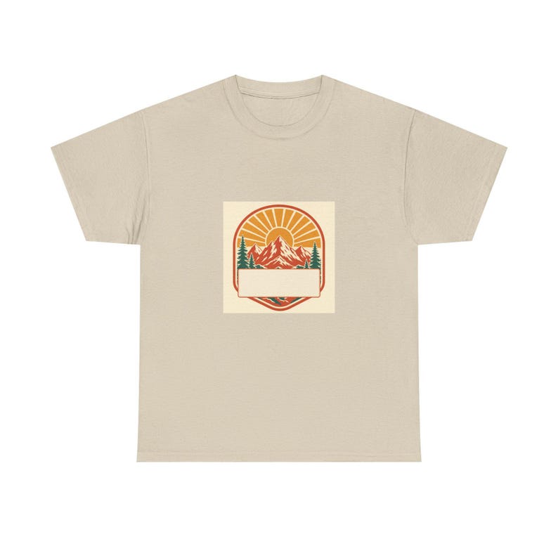 Camiseta personalizada para reunión familiar en la montaña, camiseta con nombre, año y ciudad personalizados, camisetas a juego para grupo de reunión familiar, regalo de recuerdo para un viaje a la montaña. imagen 1