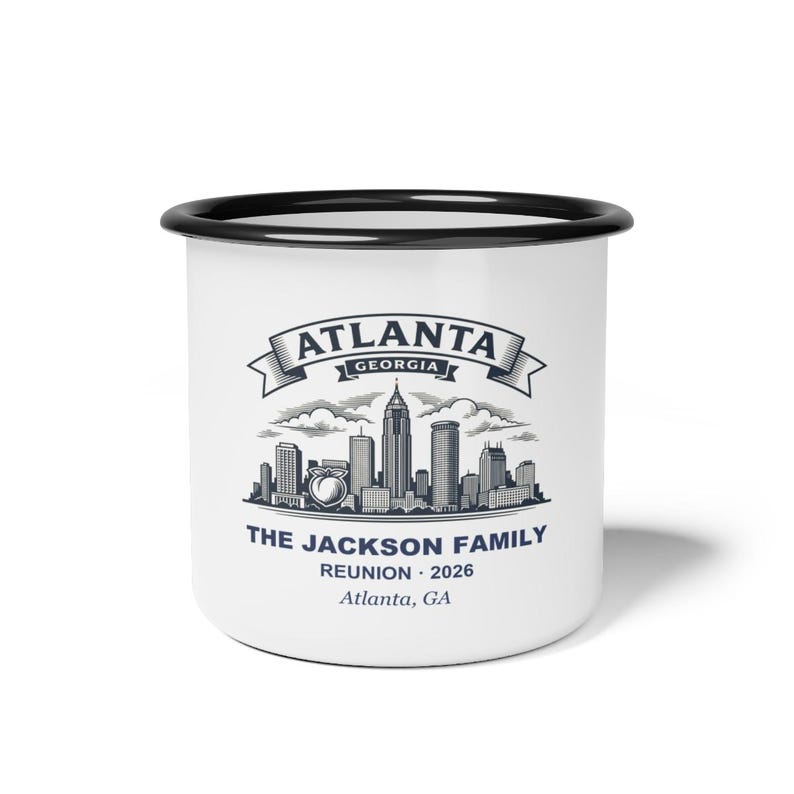 Personalisierte Emaille-Tasse für das Familientreffen in Atlanta, individuell gestaltete Camping-Kaffeetasse für Georgia, Geschenk zum Treffen 2026, Erinnerungsstück, Design mit Namen und Jahr Bild 1