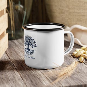 Taza personalizada para reunión familiar, taza de café esmaltada con el lema "Raíces profundas", regalo personalizado para la reunión familiar de 2026, recuerdo de la reunión familiar, taza para acampar. imagen 6