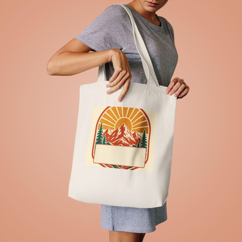 Personalisierte Tragetasche für Familientreffen in den Bergen, mit Familiennamen und Jahr bedruckbar, Geschenk für Familientreffen, Reisetasche mit Bergmotiv, Erinnerungsstück für Familientreffen Bild 4