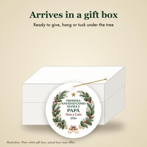 Primera Navidad Como Mama y Papa Ornament 2026, Spanish New Parents Names Ceramic Keepsake, Regalo Bebe image 7