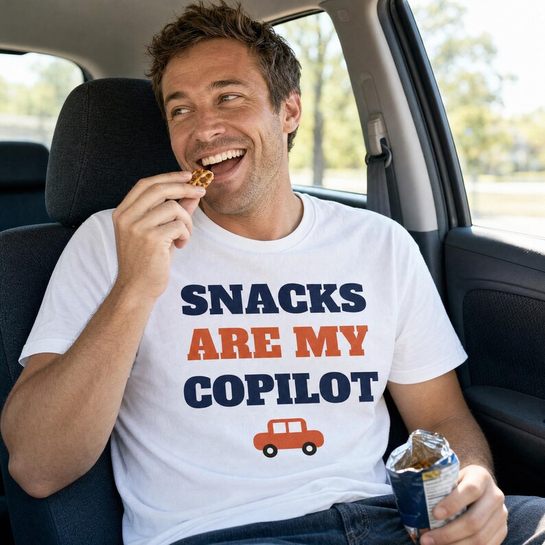 Snacks Are My Copilot Shirt, Funny Road Trip Tee Bild 1
