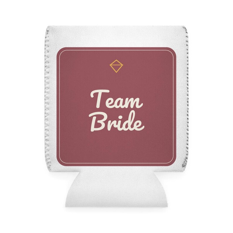 Team Bride Junggesellinnenabschieds-Kühlmanschette, personalisierter Dosenkühler mit Namen und Datum, Geschenk für die Brautjungfern, personalisierte Getränkehülle für die Sommerparty Bild 2