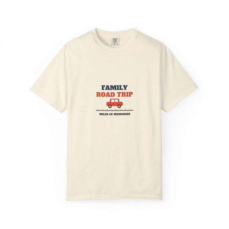 Personalisiertes Familien-Roadtrip-Shirt | Individuell gestaltetes Partner-Shirt mit Namen, Jahr und Reiseziel Bild 2