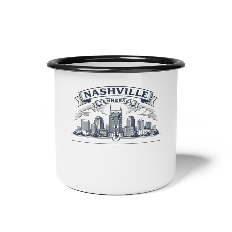 Tazza per la riunione di famiglia di Nashville 2026, regalo personalizzato per la riunione di famiglia in Tennessee, tazza da campeggio smaltata personalizzata, tazza da viaggio per caffè ricordo del viaggio in famiglia immagine 1