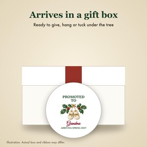 Promoted to Grandma Ornament 2026, Pregnancy Announcement Christmas Gift Personalized bild 7