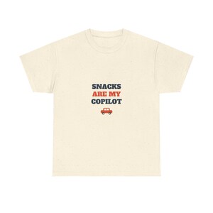 Snacks Are My Copilot Shirt, Funny Road Trip Tee Bild 3