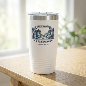 Vaso térmico personalizado para reunión familiar 2026, vaso de viaje isotérmico de 20 oz con nombre personalizado, recuerdo de Wisconsin Dells, obsequio familiar a juego. imagen 1