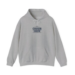 Cousin Crew Hoodie Personalized | Family Reunion Sweatshirt, Custom Name & Year Bild 4