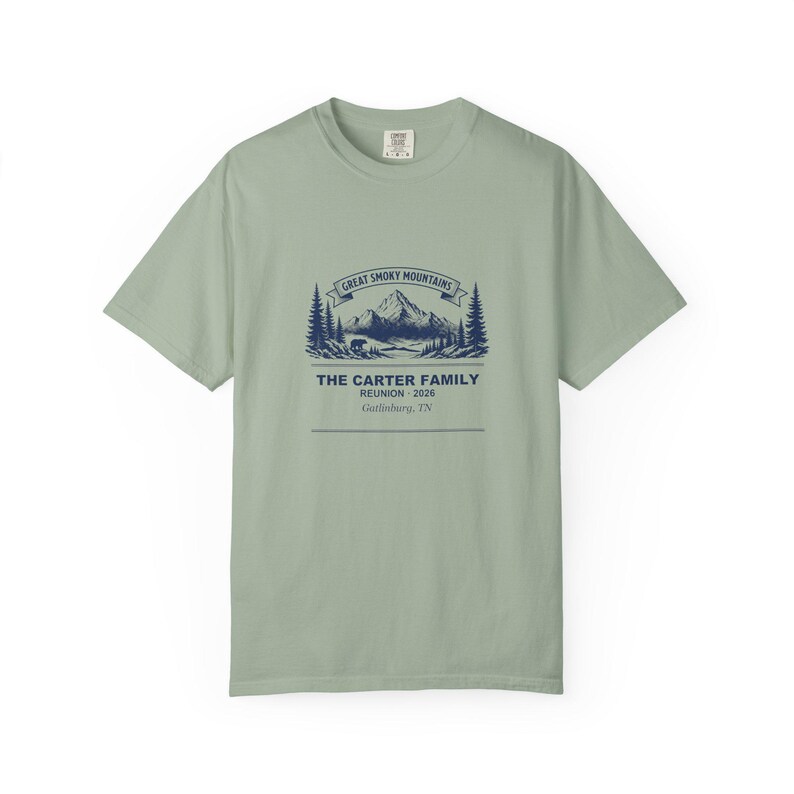 Camiseta personalizada para reunión familiar 2026, camiseta de montaña con nombre personalizado, regalo de vacaciones para grupos, recuerdo de excursión de verano, ropa de viaje a juego para hermanos. imagen 4