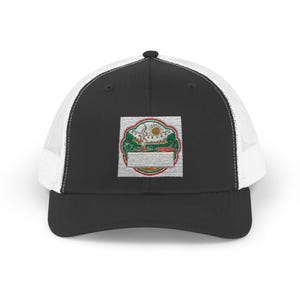 Cookout Reunion Trucker Hat Personalized | Custom Family Name, Year & City Bild 2