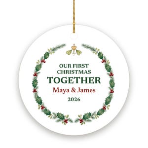 Our First Christmas Together Ornament 2026, Personalized Couple Names Ceramic Keepsake, Boyfriend Girlfriend Gift imagem 2