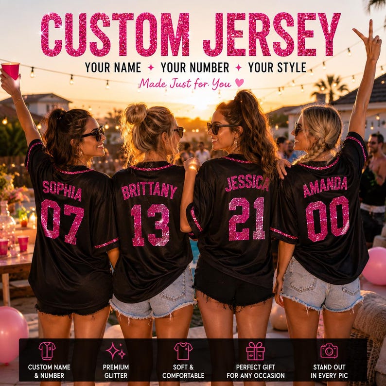 Pode incluir: Quatro camisolas pretas com nomes e n&uacute;meros personalizados em glitter rosa. O texto diz CUSTOM JERSEY, YOUR NAME, YOUR NUMBER, YOUR STYLE e Made Just for You. Cada camisola tem decote em V e mangas curtas com detalhes em glitter.