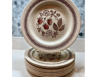 8 platos llanos vintage Churchill Homespun Wild Strawberry de 25 cm (10 pulgadas), fabricados en piedra fundida en Inglaterra.