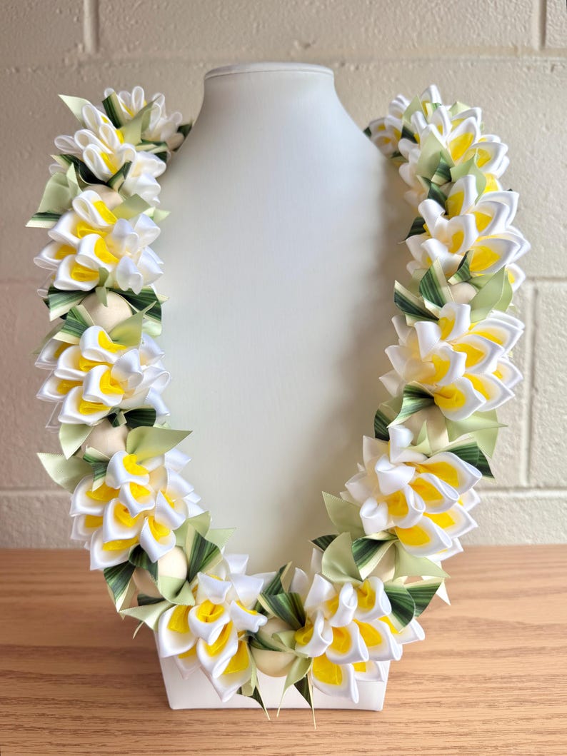 Plumeria Ribbon Lei | Handmade White & Yellow Hawaiian Flower Lei ...