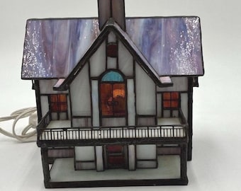 Tiffany Table Lamp American Creative Art Small House Lamp Handmade Villa Stained Glass Retro Nightstand Lamp Light Indoor Lighting Deco