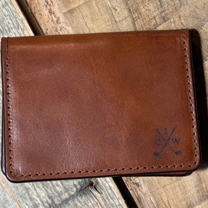 Cartera de tarjeta minimalista- Hecho a mano- cuero- Regalo de San Valentín personalizado-pequeño Compacto- Cartera de bolsillo-hombre-mujer-adolescente-papá-padre-marido