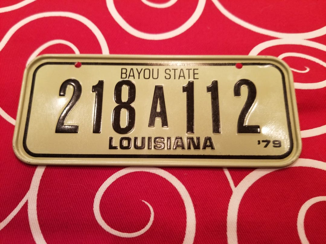 Vintage 1979 Mini Automobile Tin License Plate Louisiana LA NOLA