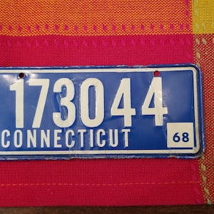 Vintage 1968 Mini Automobile Tin License Plate Ct Connecticut Souvenir