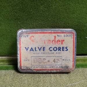 Circa 1940&#39;s Antique Tin Box Schrader Valve Cores High Pressure Air no. 2300 Automobile