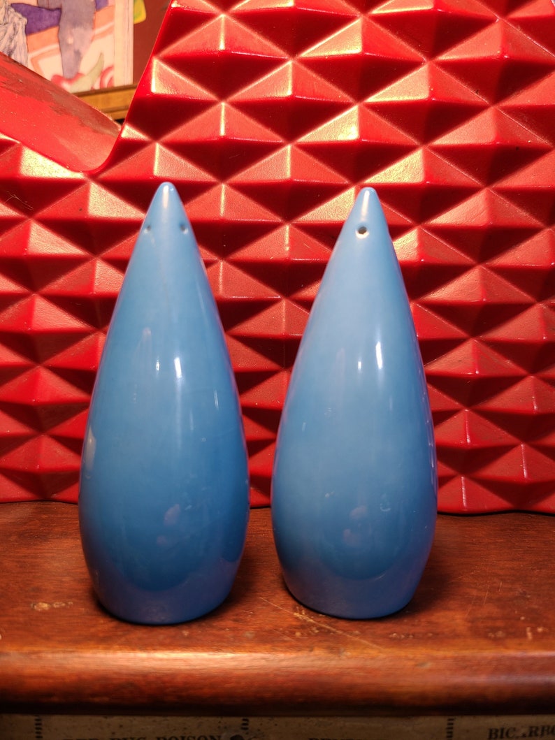 Fabulous Vintage Mid-Century Modern MCM Teal Blue Tear Drop Salt & Pepper Shaker Set Made in Japan image 3