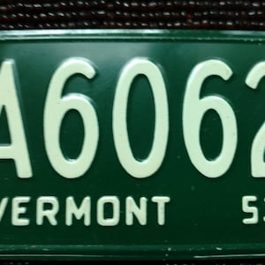 Vintage 1953 Tin Mini License Plate Vermont VT State Souvenir