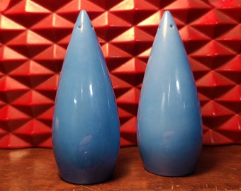 Fabulous Vintage Mid-Century Modern MCM Teal Blue Tear Drop Salt & Pepper Shaker Set Made in Japan