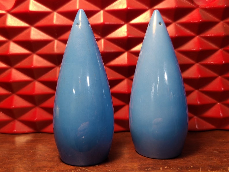 Fabulous Vintage Mid-Century Modern MCM Teal Blue Tear Drop Salt & Pepper Shaker Set Made in Japan image 1