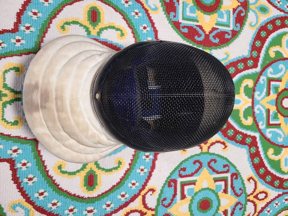 Masque D'Escrime Bleu Gauntlet M003-BG Niveau 1 – 350N, Taille 24-25 Pouces, Occasion