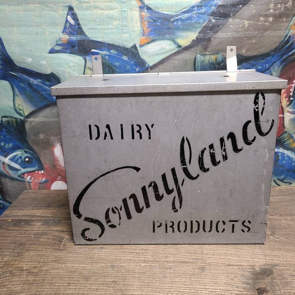 Vintage Sonnyland Dairy Products Milk Delivery Metal Advertising Box