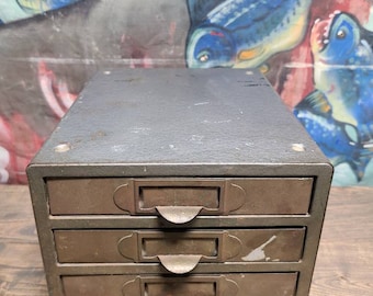 Vintage 1940&#39;s Industrial Steelmasters Type Metal Store Display Parts Cabinet Box with Four Divided Drawers Organizer Storage Cabinet