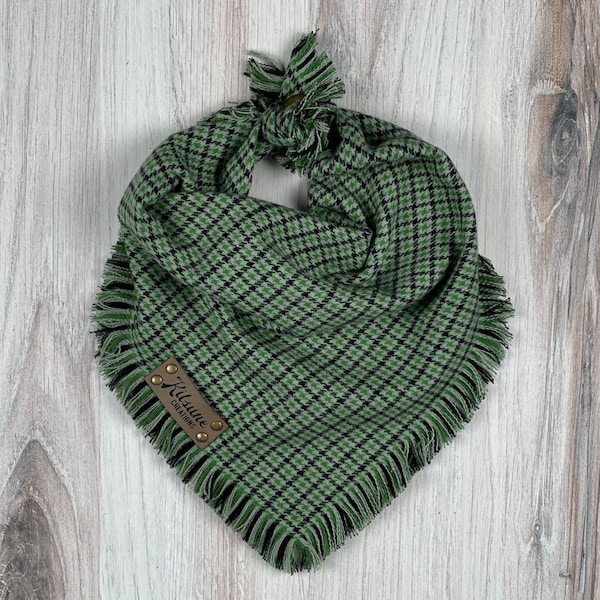 Irish Houndstooth-hondenbandana (St. Patrick's Day, groen, geruit, flanel, gerafelde rand, strikband)