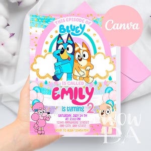 Puede incluir: Una tarjeta de invitación de cumpleaños rectangular con los personajes Bluey y Bingo bajo un arcoíris y nubes doradas. El texto dice: This episode of Bluey is called Emily is turning 2, Saturday, July 24th at 2:00 PM, 12345 Anywhere Street.
